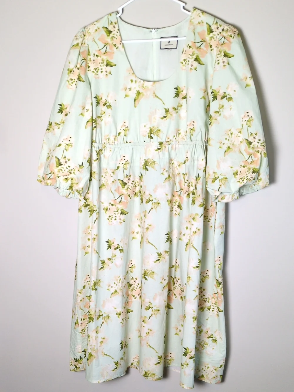Tuckernuck Light Blue Floral Midi Dress with Puff Sleeves - Picture 2 of 11